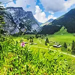 Appartement Mit Bergsicht By Interhome