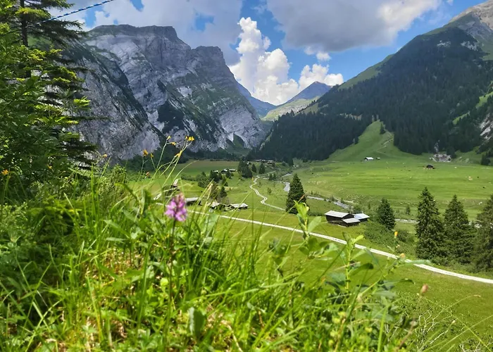 Mit Bergsicht By Interhome Daire